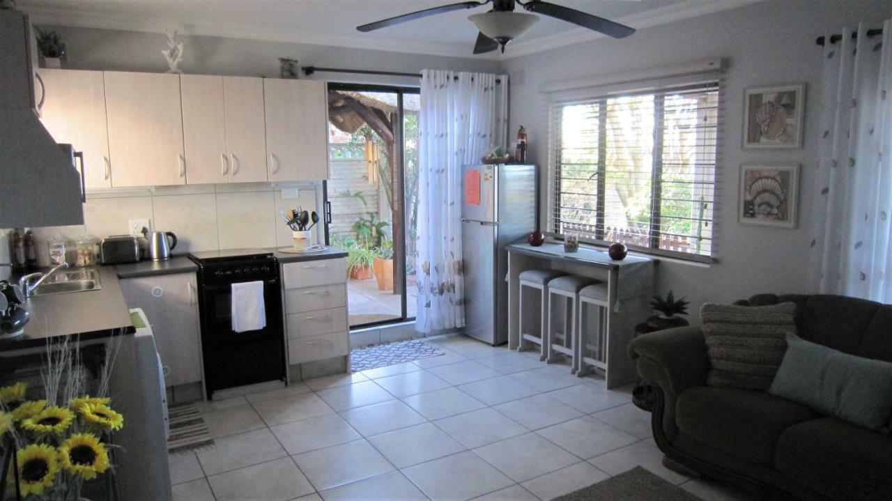 See Rus Self Catering Unit In Westbrook Kzn Private Neat And Cosy Bagian luar foto